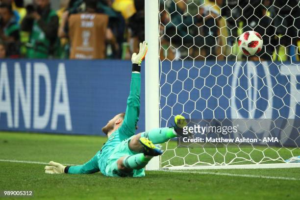 David De Gea of Spain fails to stop the penalty of Fedor Smolov of Russia during a penalty shootout during the 2018 FIFA World Cup Russia Round of 16...