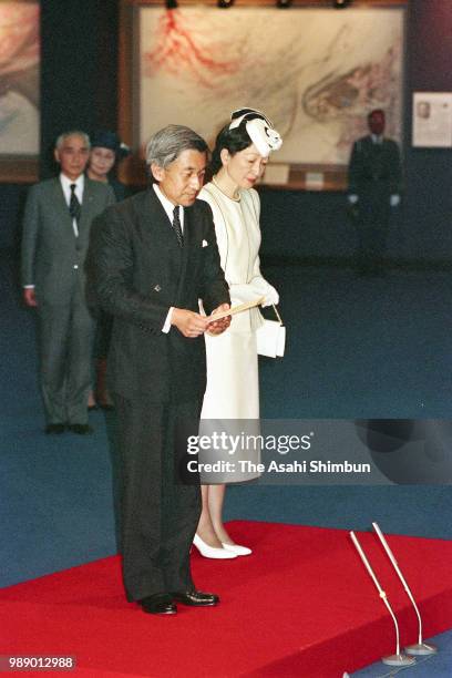 Crown Prince Akihito and Crown Princess Michiko visit the Peace Memorial Hall at Okinawa Peace Memorial Park on October 24, 1987 in Itoman, Okinawa,...