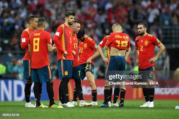 Spain players line up ahead of the penatly shoot out during the 2018 FIFA World Cup Russia Round of 16 match between Spain and Russia at Luzhniki...