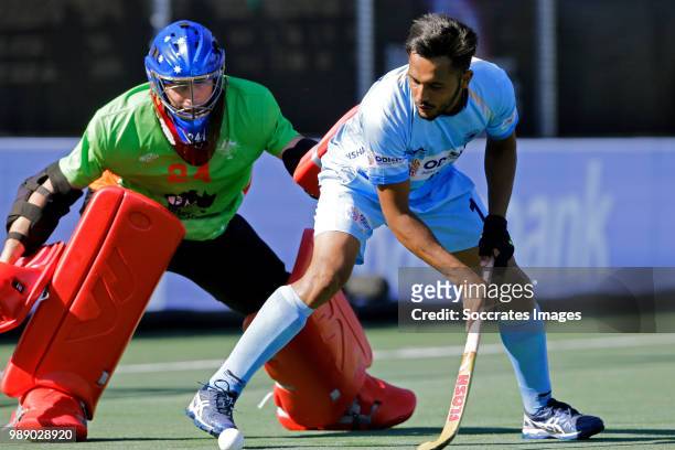 Tyler Lovell of Australia, Harmanpreet Singh of India during the Champions Trophy match between Australia v India at the Hockeyclub Breda on July 1,...