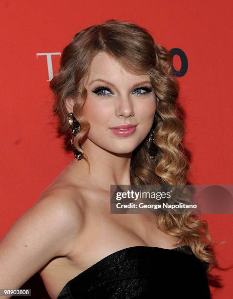 Singer Taylor Swift attends the 2010 TIME 100 Gala at the Time Warner Center on May 4, 2010 in New York City.