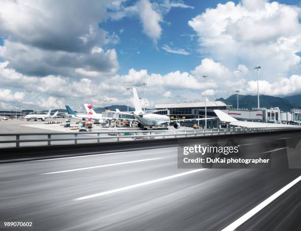 airport high speed road - dukai stock pictures, royalty-free photos & images