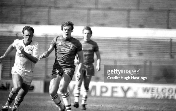Chelsea 5 v Leeds United 0. Action of Chelsea player Kerry Dixon.