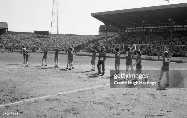 Chelsea 5 v Leeds United 0. Chelsea FC team salute the crowd before kick-off.