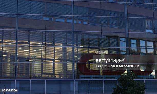 Members attend a party leadership meeting at the CDU headquarters in Berlin, on July 1, 2018. - Chancellor Angela Merkel's centre-right CDU party and...