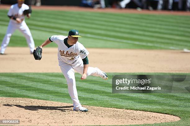 Brett Anderson of the Oakland Athletics pitching during the game against the Cleveland Indians at the Oakland Coliseum on April 24, 2010 in Oakland,...