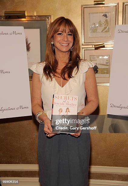 Personality/author Jill Zarin attends Divalysscious Moms 2010 Mother's Day Luncheon at the 21 Club on May 7, 2010 in New York City.