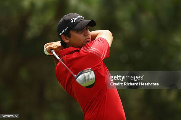 Jason Day of Australia hits his tee shot on the ninth hole during the second round of THE PLAYERS Championship held at THE PLAYERS Stadium course at...