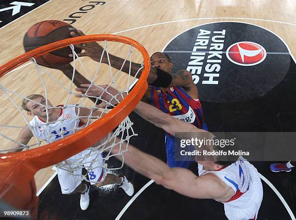 Terence Morris, #23 of Regal FC Barcelona in action during the Euroleague Basketball Senifinal 1 between Regal FC Barcelona vs CSKA Moscow at Bercy...