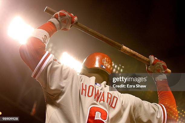 Ryan Howard of the Philadelphia Phillies warms up on the on deck circle during against the San Francisco Giants at AT&T Park on April 27, 2010 in San...