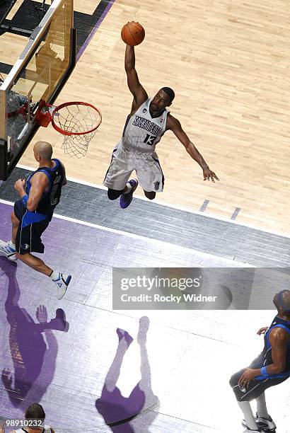 Tyreke Evans of the Sacramento Kings dunks during the game against the Dallas Mavericks at Arco Arena on April 10, 2010 in Sacramento, California....