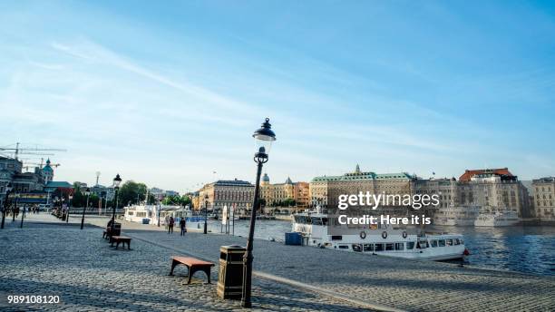 riddarholmen waterfront view, stockholm, sweden - riddarholmen stock-fotos und bilder