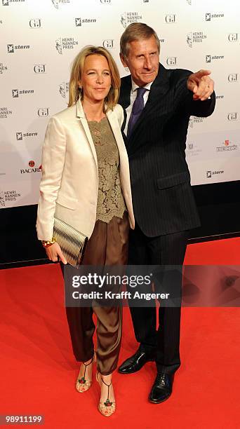 Ulrich Wickert and his wife Julia Jaekel attend the Henri-Nannen-Award at the Schauspielhaus on May 7, 2010 in Hamburg, Germany.