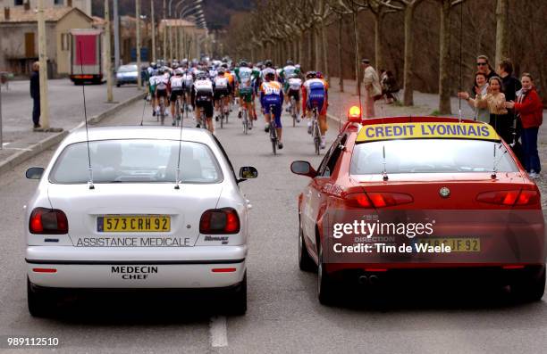 Paris - Nice 2004 Porte Gerard , Assistance Medicale Dokter Doctor Docteur, Illustration Illustratie Ambulance Voiture Car Auto Direction De Course...