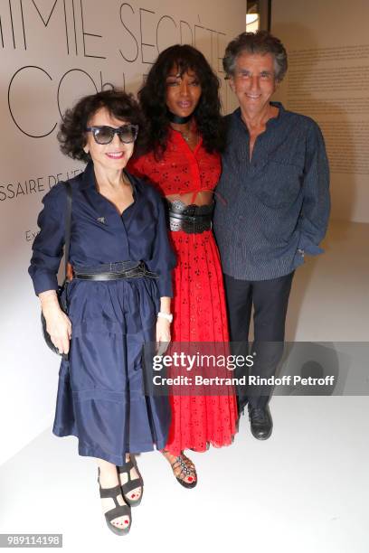 Model Naomi Campbell standing between Jack lang and his wife Monique attend "L'Alchimie secrete d'une collection - The Secret Alchemy of a...