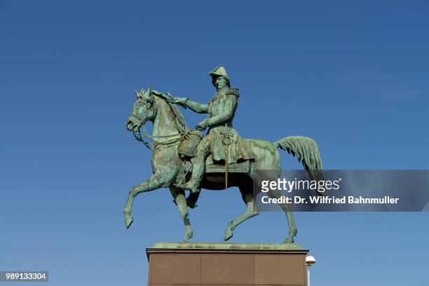 statue of king charles xiv john of sweden, bernadotte, slusplan, karl johns torg, gamla stan, stockholm, sweden - charles xiv john of sweden stock pictures, royalty-free photos & images