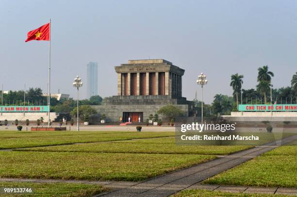 ho chi minh mausoleum, hanoi, vietnam - ho chi minh mausoleum stock-fotos und bilder