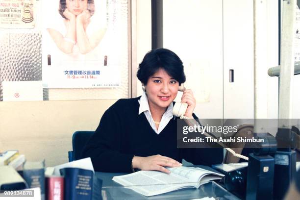 Masako Owada poses for photographs during the Asahi Shimbun interview at the Foreign Ministry on December 23, 1987 in Tokyo, Japan.