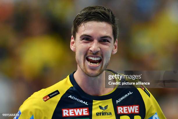 Bundesliga, Rhein-Neckar Löwen - Füchse Berlin, 17. Spieltag, am in der SAP-Arena in Mannheim . Hendrik Pekeler von den Rhein-Neckar Löwen jubelt...