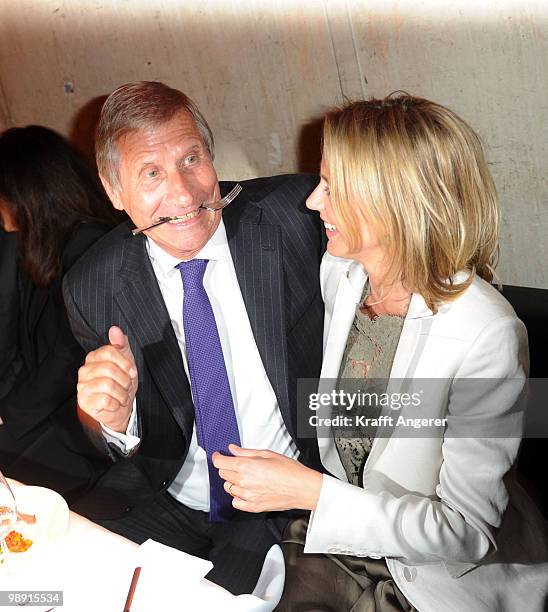 Ulrich Wickert and his wife Julia Jaekel attend the Henri-Nannen-Award at the Schauspielhaus on May 7, 2010 in Hamburg, Germany.