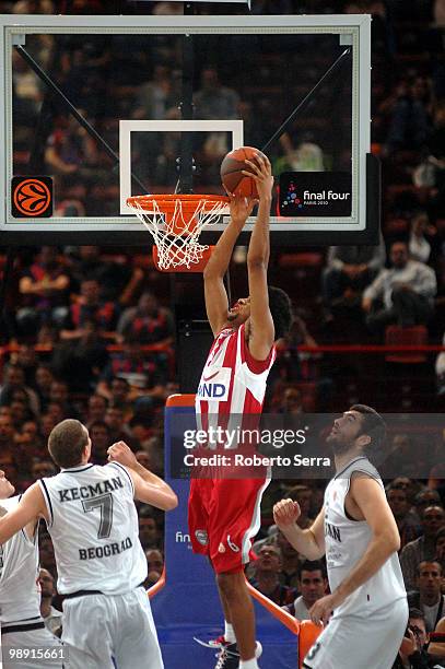 Josh Childress of Olympiacos in action during the Euroleague Basketball Semifinal 2 between Partizan Belgrade and Olympiacos Piraeus at Bercy Arena...