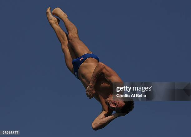 Blake Aldridge of Great Britain dives during the Men's platform preliminaries at the Fort Lauderdale Aquatic Center during Day 2 of the AT&T USA...