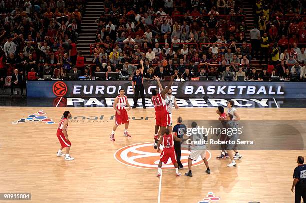 The tip off between Sofoklis Schortsanidis of Olympiacos and Slavko Vranes of Partizan during the Euroleague Basketball Semifinal 2 between Partizan...