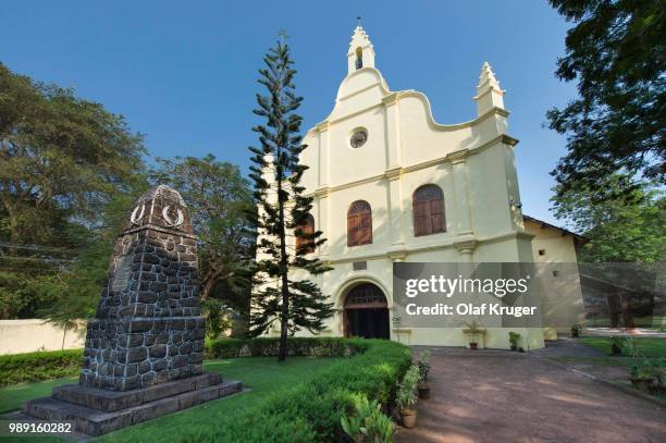 st. francis church, former burial place of vasco da gama, fort cochin, kochi, kerala, south india, india - vasco da gama - fotografias e filmes do acervo