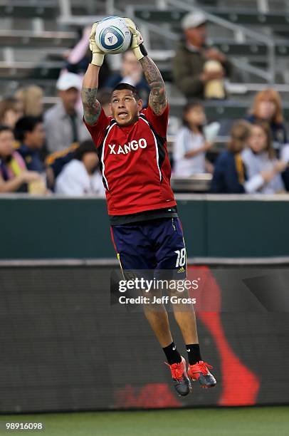 Goalkeeper Nick Rimando of Real Salt Lake warms up prior to the start of the game against the Los Angeles Galaxy at the Home Depot Center on April...