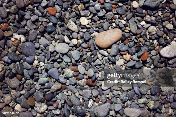 rocky shore - rempel stock-fotos und bilder