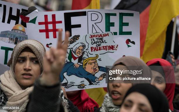 Palestinians protest against the recognition of Jerusalem as Irsael's capital by the USA in Frankfurt am Main, Germany, 16 December 2017. The protest...