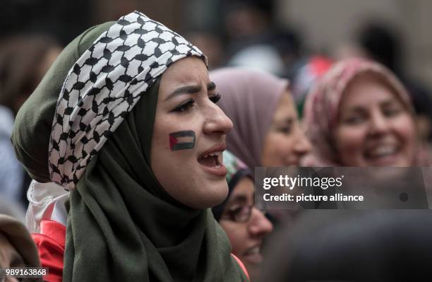 Palestinians protest against the recognition of Jerusalem as Irsael's capital by the USA in Frankfurt am Main, Germany, 16 December 2017. The protest...