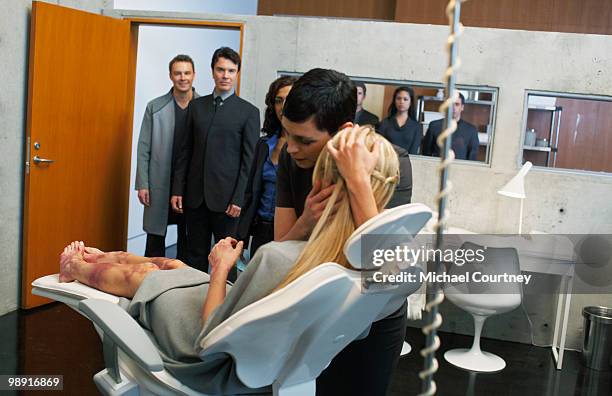 Fruition" - After a violent attack on someone very close to Anna, she delivers a message that the Vs don't feel safe and will be leaving; and Anna...