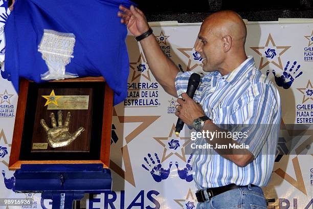 Mexican actor Manuel Landeta speaks during the delivery of his handprints at the Plaza de las Estrellas on May 7, 2010 in Mexico City, Mexico.