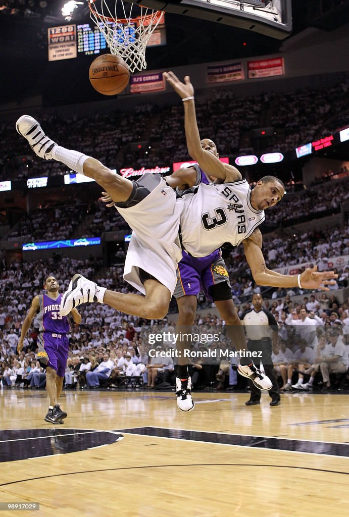 Phoenix Suns v San Antonio Spurs - Game Three