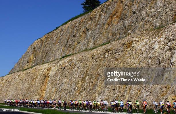 Giro D'Italia 2004Illustration Illustratie, Peleton Peloton Paysage Landscape Landschap, Roks Rocher Rotsstage Rit Etape 14 : Trieste - Pola Ronde...