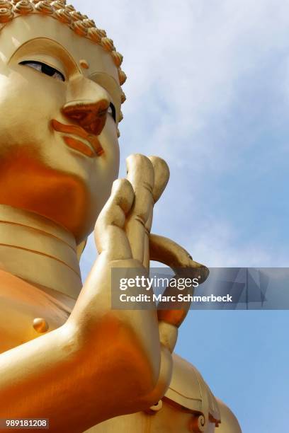 the great buddha of khao rang, phuket, thailand - marc schmerbeck stockfoto's en -beelden