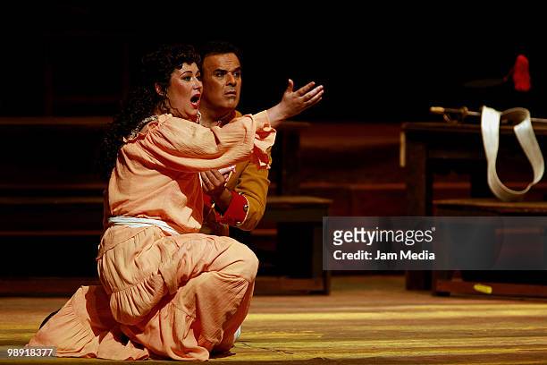 Mezzo Soprano Veronica Simeoni and tenor Fernando de la Mora in action during a previous test of the Opera 'Carmen' of Georges Bizet at the Esperanza...