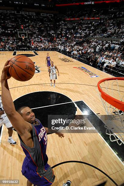 Grant Hill of the Phoenix Suns dunks against the San Antonio Spurs in Game Three of the Western Conference Semifinals during the 2010 NBA Playoffs at...