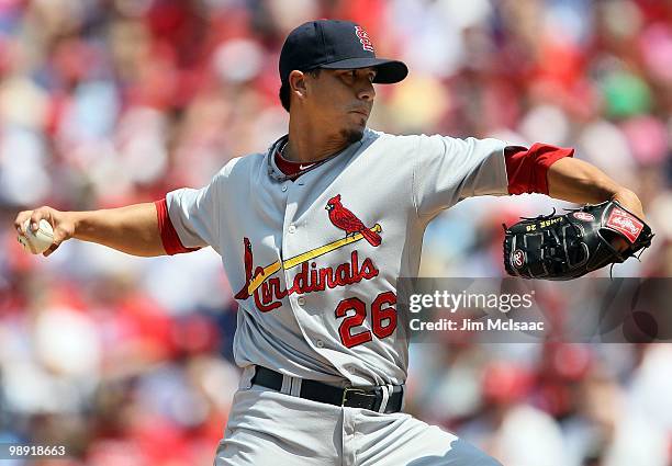 Kyle Lohse of the St. Louis Cardinals delivers a pitch against the Philadelphia Phillies at Citizens Bank Park on May 6, 2010 in Philadelphia,...