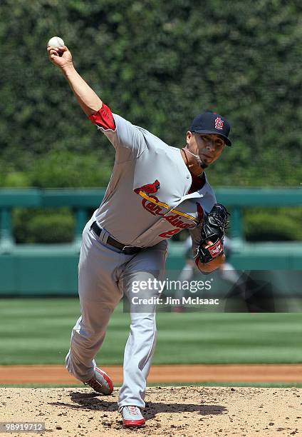 Kyle Lohse of the St. Louis Cardinals delivers a pitch against the Philadelphia Phillies at Citizens Bank Park on May 6, 2010 in Philadelphia,...