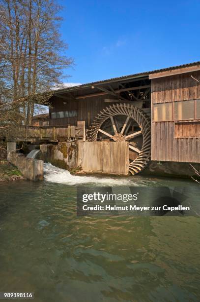 old sawmill with water wheel, schnaittach, middle franconia, bavaria, germany - wasserrad stock-fotos und bilder