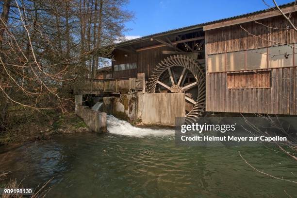 old sawmill with water wheel, schnaittach, middle franconia, bavaria, germany - waterrad stockfoto's en -beelden