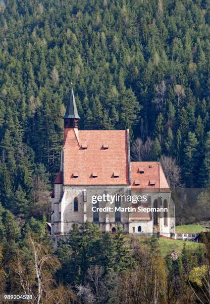 fortified church st. wolfgang, kirchberg am wechsel, bucklige welt, industrial quarter, lower austria, austria - kirchberg austria stock pictures, royalty-free photos & images