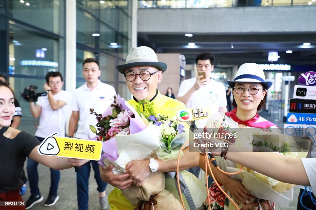 Zhou Libo And His Wife Return To Shanghai
