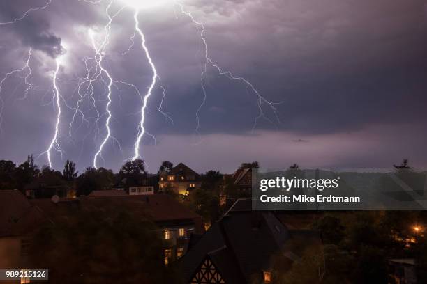 gewitter 1 - gewitter stock pictures, royalty-free photos & images