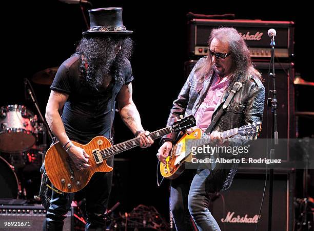 Musician Slash and musician Ace Frehley perform at the 6th Annual MusiCares MAP Fund Benefit Concert at Club Nokia on May 7, 2010 in Los Angeles,...