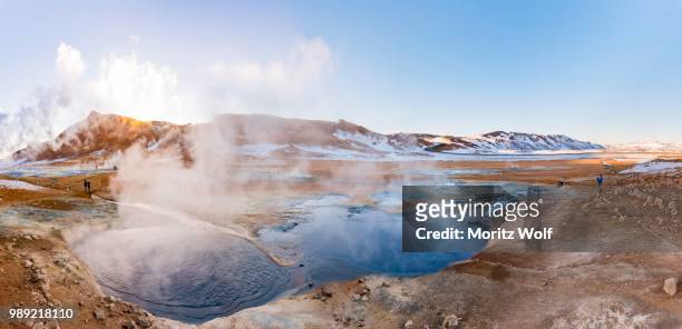 steaming hot springs, geothermal area hveraroend, also hverir or namaskard, northern iceland, iceland - nordurland eystra imagens e fotografias de stock