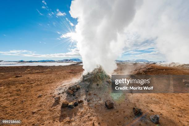 steaming fumarole, solfatara in hveraroend, also hverir or namaskard, geothermal area, north iceland, iceland - nordurland eystra imagens e fotografias de stock