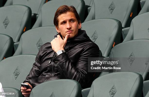 Leverkusen's injured goalkeeper Rene Adler is seen prior to the Bundesliga match between Borussia Moenchengladbach and Bayer Leverkusen at Borussia...